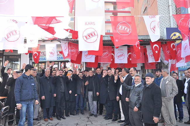 ak-parti-referandum-calismalarina-kagizman’da-devam-ediyor-(13)-001.jpg