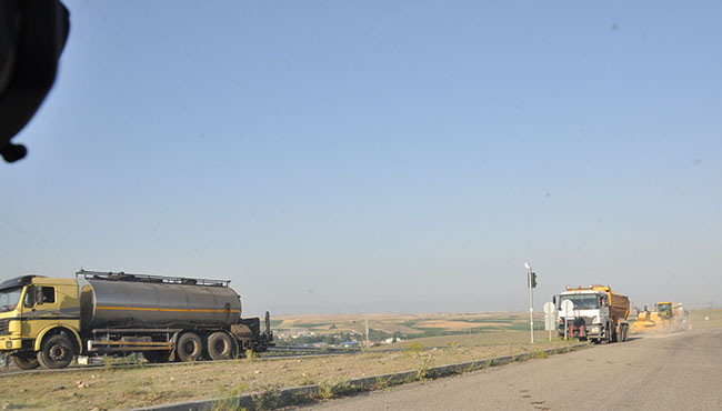 akyaka-yolu-asfaltlaniyor-(1).jpg