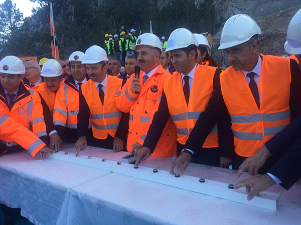 alacabel-tuneli`nin-temeli-atildi-(2).jpg