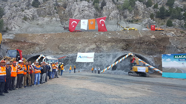 alacabel-tuneli`nin-temeli-atildi-(4).jpg