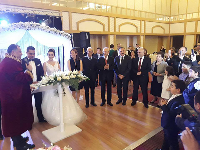 alibeyoglu,-kilicdaroglu-ile-beraber-nikah-sahidi-oldu.jpg