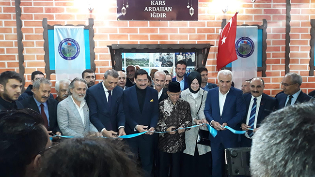 ankara’da-kars-ardahan-igdir-ve-endonezya-ruzgari-esti-(3).jpg