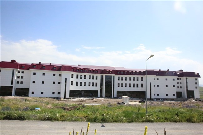 ardahan-universitesine-yeni-fakulte!-(5).jpg