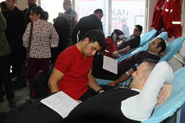 ardahanda-3.5-yasindaki-losemi-hastasi-yusuf-ali-gokce’ye-uygun-ilik-bulunmasi-icin-kan-bagisi-kampanyasi-baslatildi.--(4).jpg