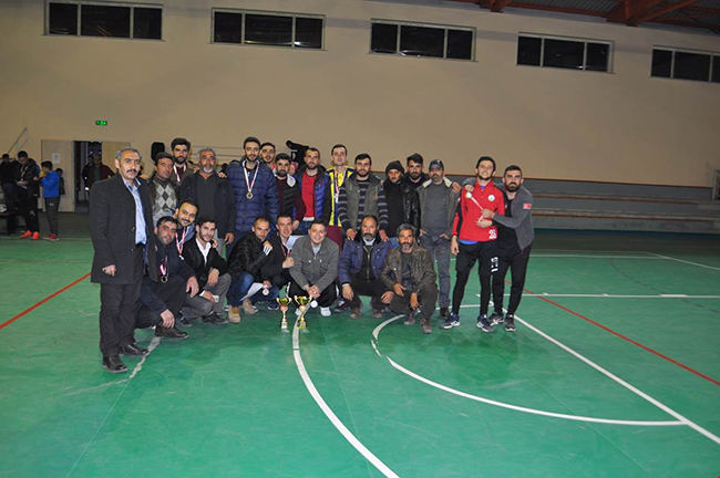 arpacay’da-voleybol-turnuvasinin-odulleri-afrin’e--(3).jpg