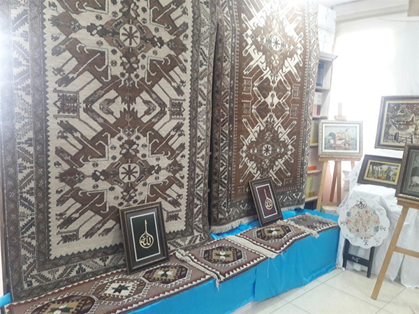 arpacay-halk-egitimde-el-sanatlari-sergilendi-(6).jpg