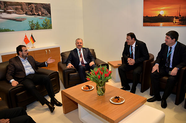 arslan,-bakan-unal-ve-kafkasya-turizm-ile-berlinde!-(1).jpg