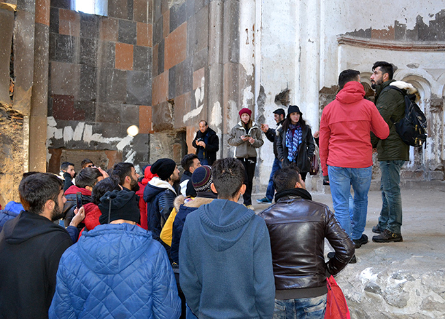 aru-ogrencilerinden-ani-antik-kentine-gezi-(1).jpg