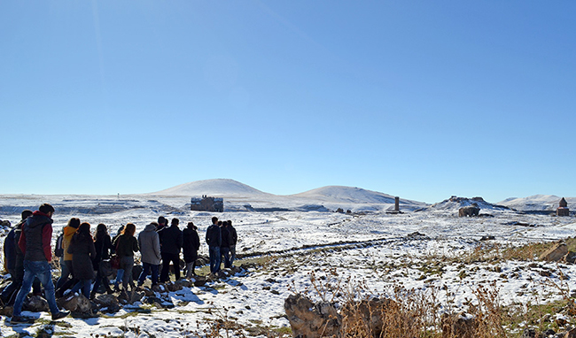 aru-ogrencilerinden-ani-antik-kentine-gezi-(2).jpg