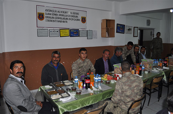 askerler-ve-korucular-ile-iftar!-(2).jpg