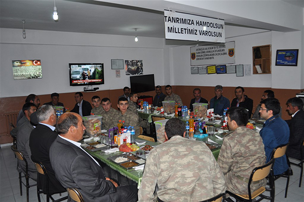 askerler-ve-korucular-ile-iftar!-(3).jpg