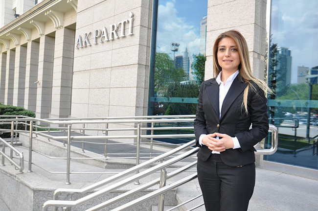 avukat-oznur-demirci-ak-parti-kars-milletvekili-aday-adayi-(2).jpg