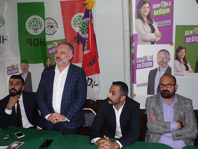 ayhan-bilgen-hdp-secim-burosunu-ziyaret-etti-(3).jpg