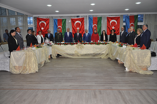 azerbaycan’in-28-mayis-cumhuriyet-gunu!-(1).jpg