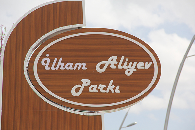 azerbaycan-bulvari-ve-ilham-aliyev-parki-acildi-(8).jpg