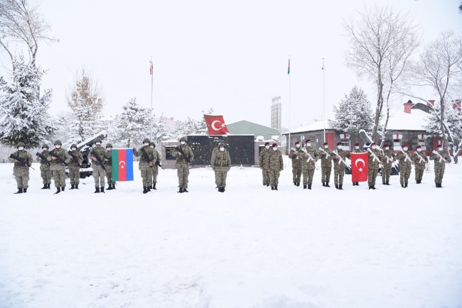 azerbaycan-ordusu-“kis-tatbikati”-icin-karsa-geldi-(3).jpg