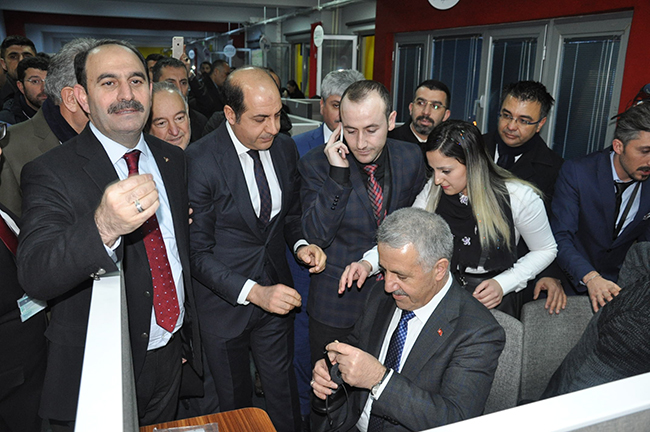 bakan-ahmet-arslan,-ptt-merkez-mudurlugu-ve-cagri-merkezi’nin-acilisini-yapti-(5).jpg