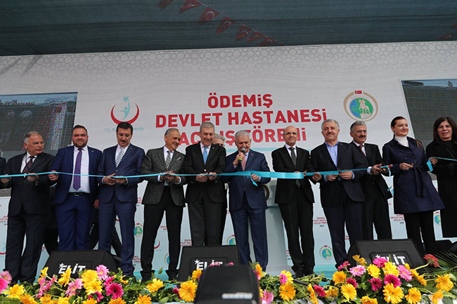 bakan-arslan,-basbakan-yildirim-ile-birlikte-odemis’te-300-yatakli-devlet-hastanesinin-acilisini-gerceklestirdi-(1).jpg