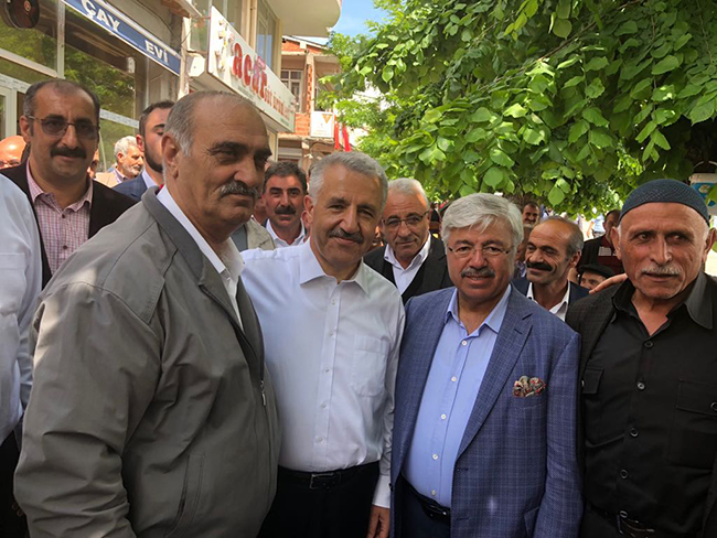 bakan-arslan,-kagizman’da-esnafi-ziyaret-etti-(5).jpg