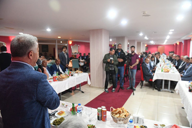 bakan-arslan,-stk-temsilcileri-ile-iftar-yapti--(3).jpg