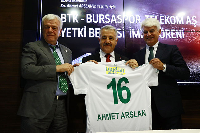 bakan-arslan-516-numarali-blok-artik-bursaspor-taraftarinin-(4).jpg