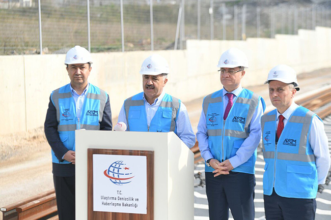 bakan-arslan-bugune-kadar-229-milyon-kisi-marmaray-projesini-kullandi-(2).jpg