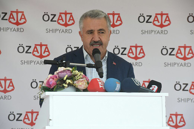 bakan-arslan-gemicilik-sektorunun-yillik-cirosu-2,5-milyar-dolara-ulasti-(1).jpg