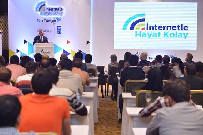 bakan-arslan-internetle-hayat-kolay-projesi-ile-30-bin-kisi-internet-okuryazari-oldu-(2).jpg