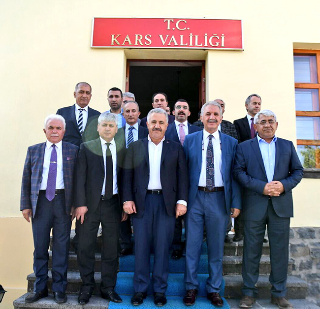 bakan-arslan-kaldirim-calismalarini-inceledi-(1).jpg
