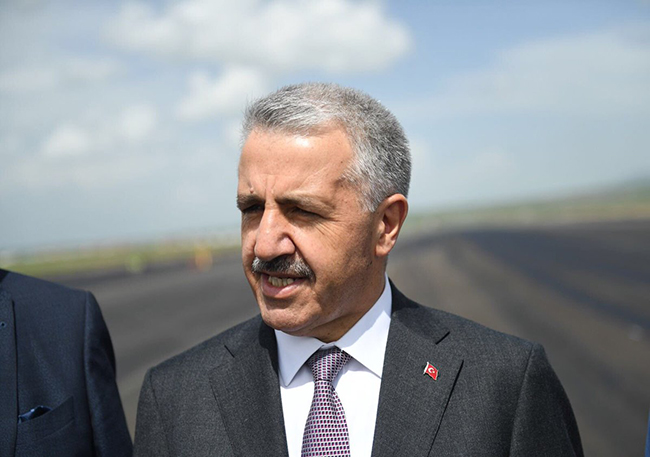 bakan-arslan-kars-harakani-havalimani-ikinci-pisti-30-ekim`den-once-acilacak-(6).jpg