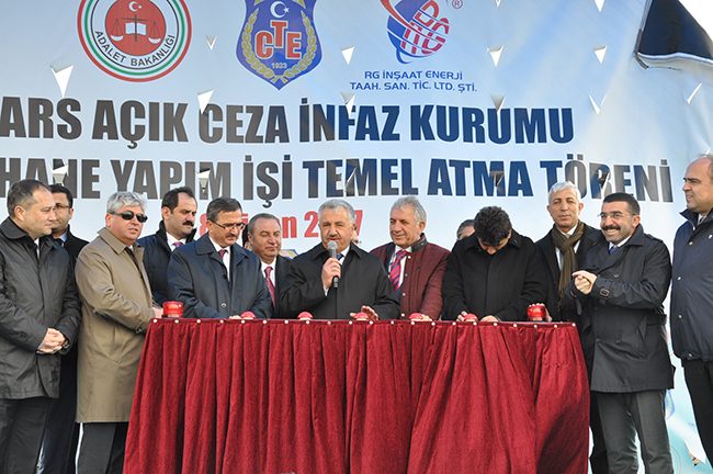 bakan-arslan-kesimhanenin-temelini-atti-(1).jpg