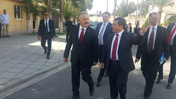 bakan-arslan-kktc`deki-projeleri-bir-an-once-bitirecegiz-(3).jpg