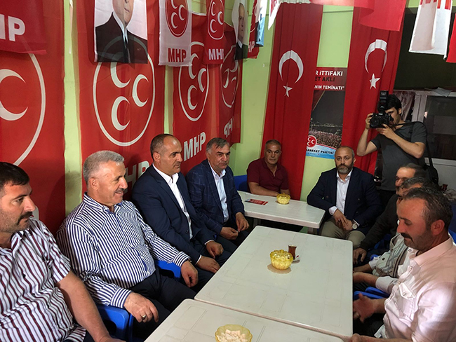 bakan-arslan-mhp-secim-burosunu-ziyaret-etti-(1).jpg