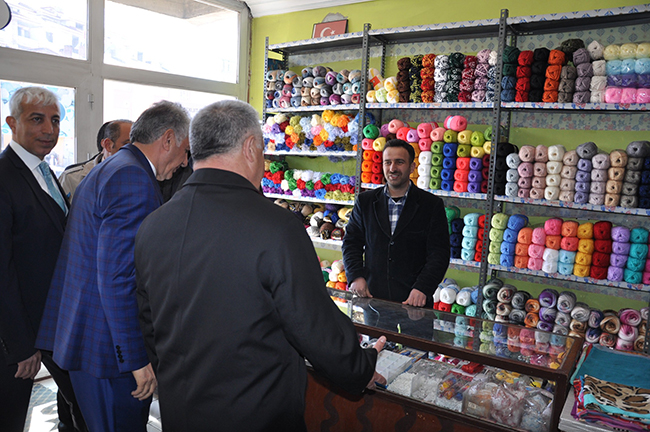bakan-arslan-sarikamis’ta-esnafi-ziyaret-etti-(5).jpg