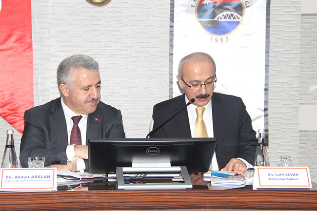 bakan-arslan-ve-elvan,-ardahanda-cazibe-merkezleri-tanitim-toplantisina-katildi-(5).jpg