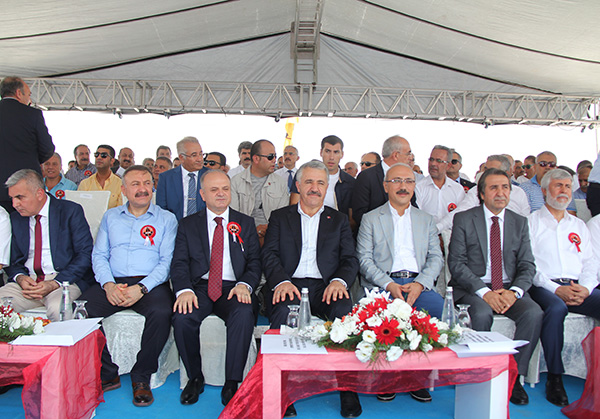 bakan-arslan-ve-elvan-mersinde-acilisa-katildi-(3).jpg