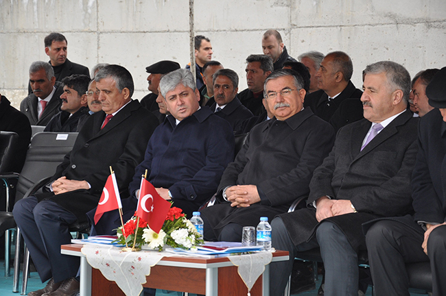 bakan-arslan-ve-yilmaz,-sehit-omer-yekebagci-imam-hatip-ortaokulu’nun-acilisini-yapti-(5).jpg