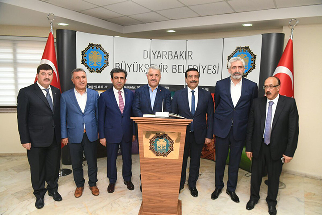 bakan-arslan-yerli-ve-milli-baz-istasyonlari-yapiyoruz-(3).jpg