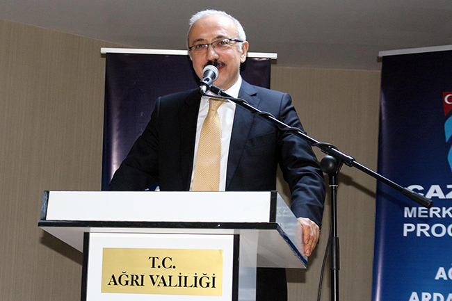 bakan-elvan-ve-arslan,-agri’da-cazibe-merkezi-programina-katildi-(6).jpg