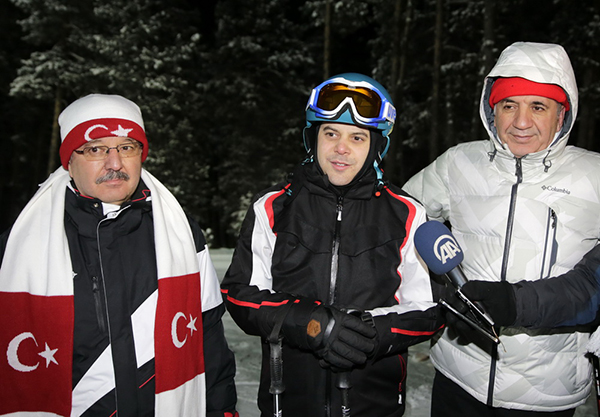 bakan-kilic,-kayak-merkezini-kayak-yaparak-test-etti!-(4).jpg
