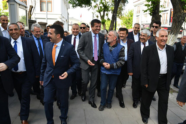 bakan-zeybekci-kars’a-ramazan-ayinin-bereketiyle-geldi-(2).jpg