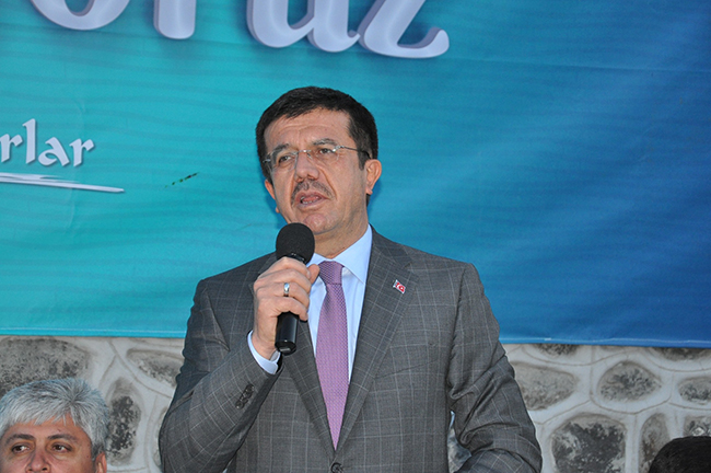 bakan-zeybekci-karsta-3-bin-kisiyle-iftar-acti-(11).jpg