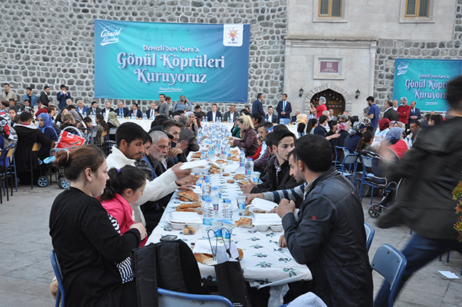 bakan-zeybekci-karsta-3-bin-kisiyle-iftar-acti-(4).jpg