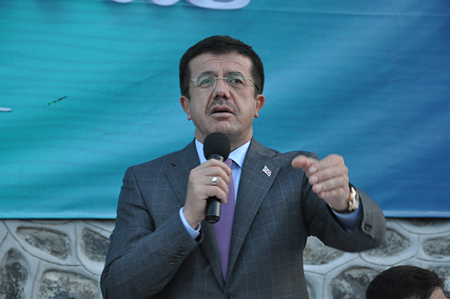 bakan-zeybekci-karsta-3-bin-kisiyle-iftar-acti-(9).jpg