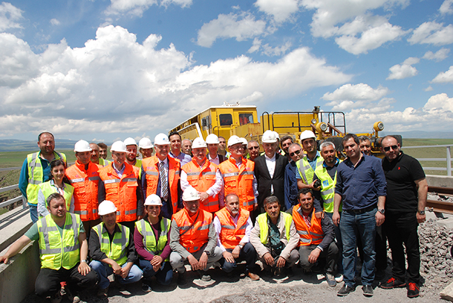 baku-tiflis-kars-demiryolu-(demir-ipek-yolu)-projesi’nde-geri-sayim-basladi-(8).jpg
