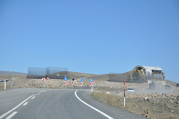 baku-tiflis-kars-demiryolu-hattinda-calismalar-suruyor-(1).jpg