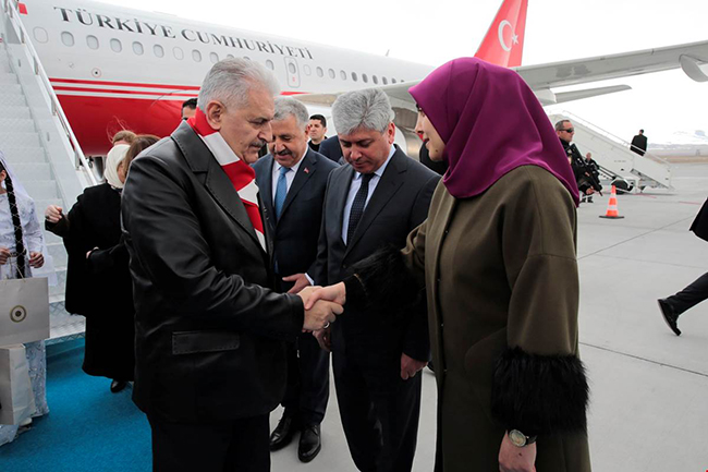 basbakan-binali-yildirim’a-karsta-sevgi-seli-(2).jpg