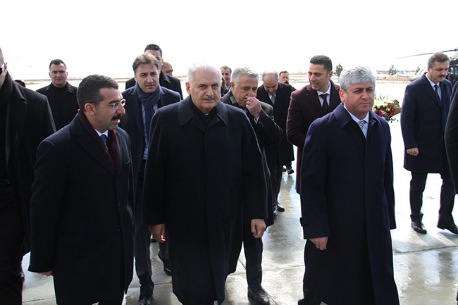 basbakan-binali-yildirim-kars’ta-resmi-torenle-karsilandi-(1).jpg