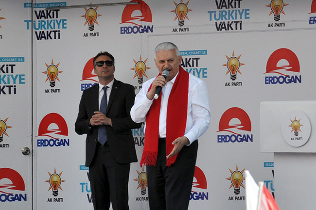 basbakan-yildirim-hdpnin-kurtlere-verdigi-zararin-haddi-hesabi-yok-(2).jpg