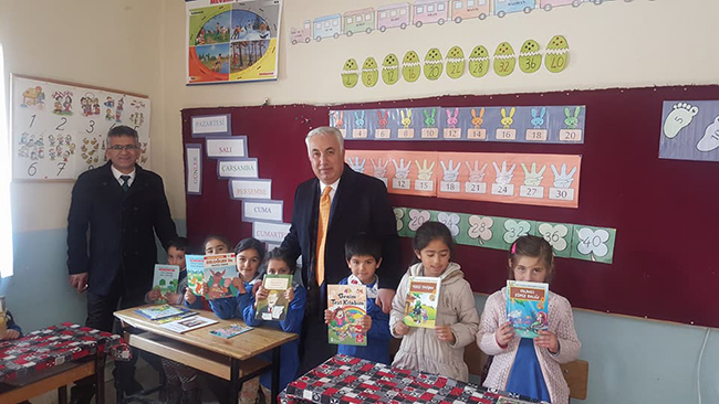 baskan-altaydan-minik-ogrencilere-somestr-hediyesi-(4).jpg